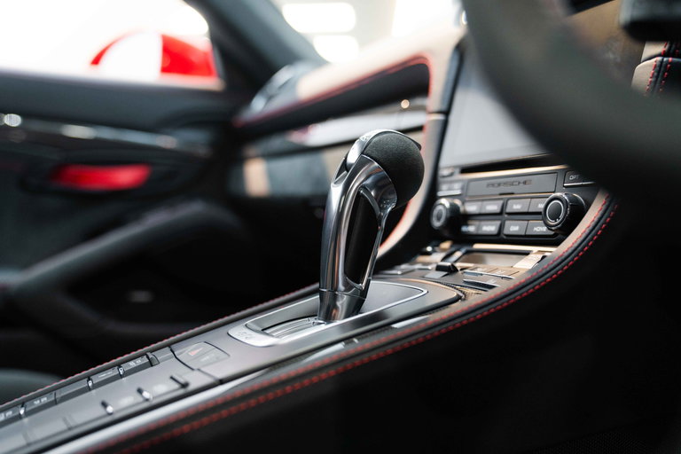 Porsche 718 Cayman GT4