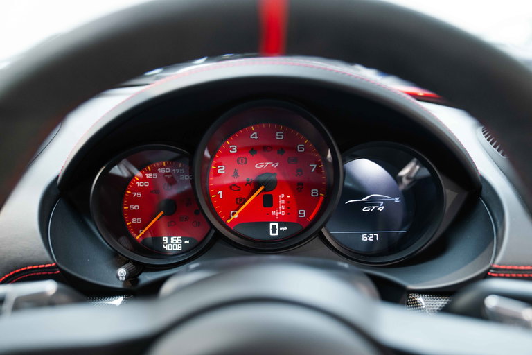 Porsche 718 Cayman GT4