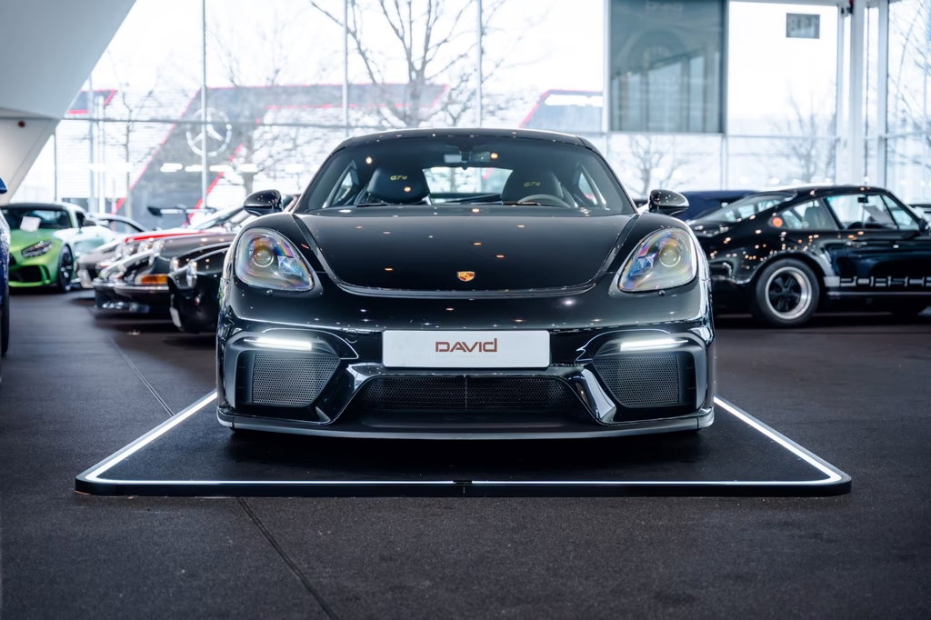 Porsche 718 Cayman GT4