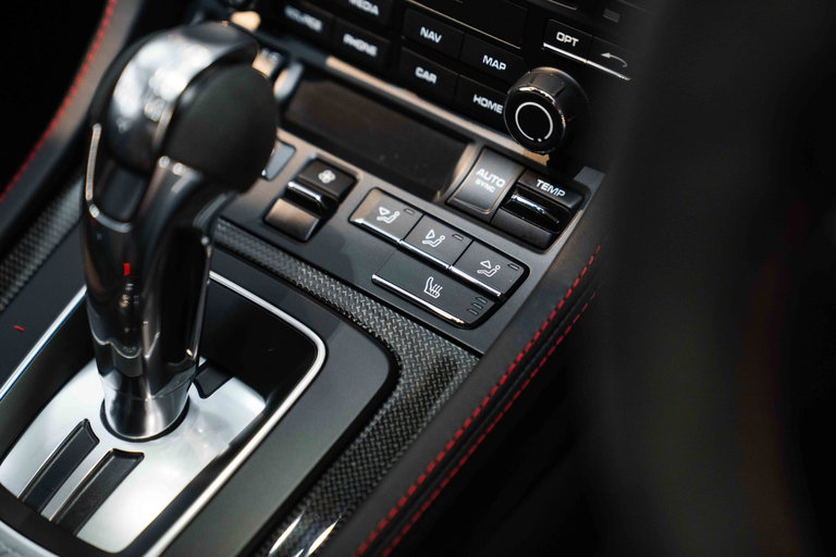 Porsche 718 Cayman GT4