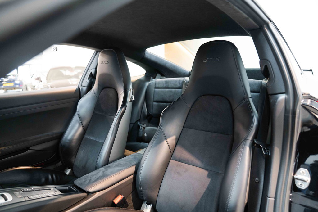 Porsche 991 Carrera GTS