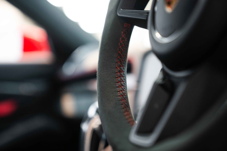 Porsche 718 Cayman GT4