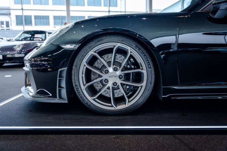 Porsche 718 Cayman GT4