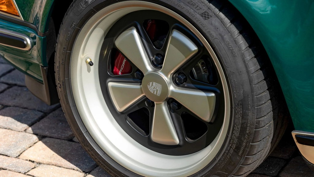 Porsche 911 Reimagined by Singer