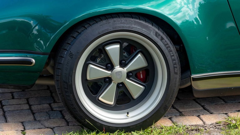 Porsche 911 Reimagined by Singer