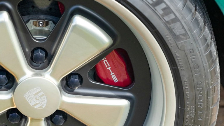 Porsche 911 Reimagined by Singer