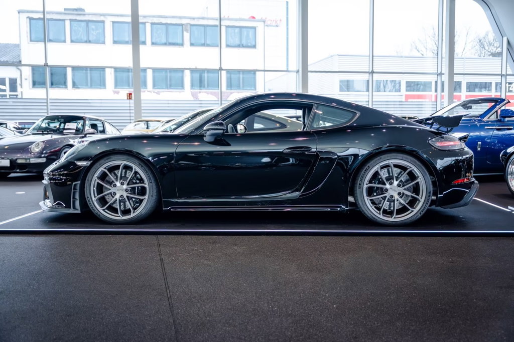 Porsche 718 Cayman GT4