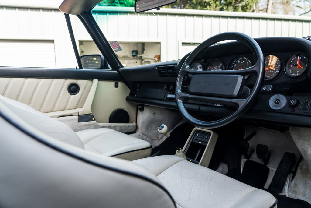 Porsche 911 Carrera 3.2 Supersport