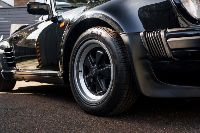 Porsche 911 Carrera 3.2 Supersport