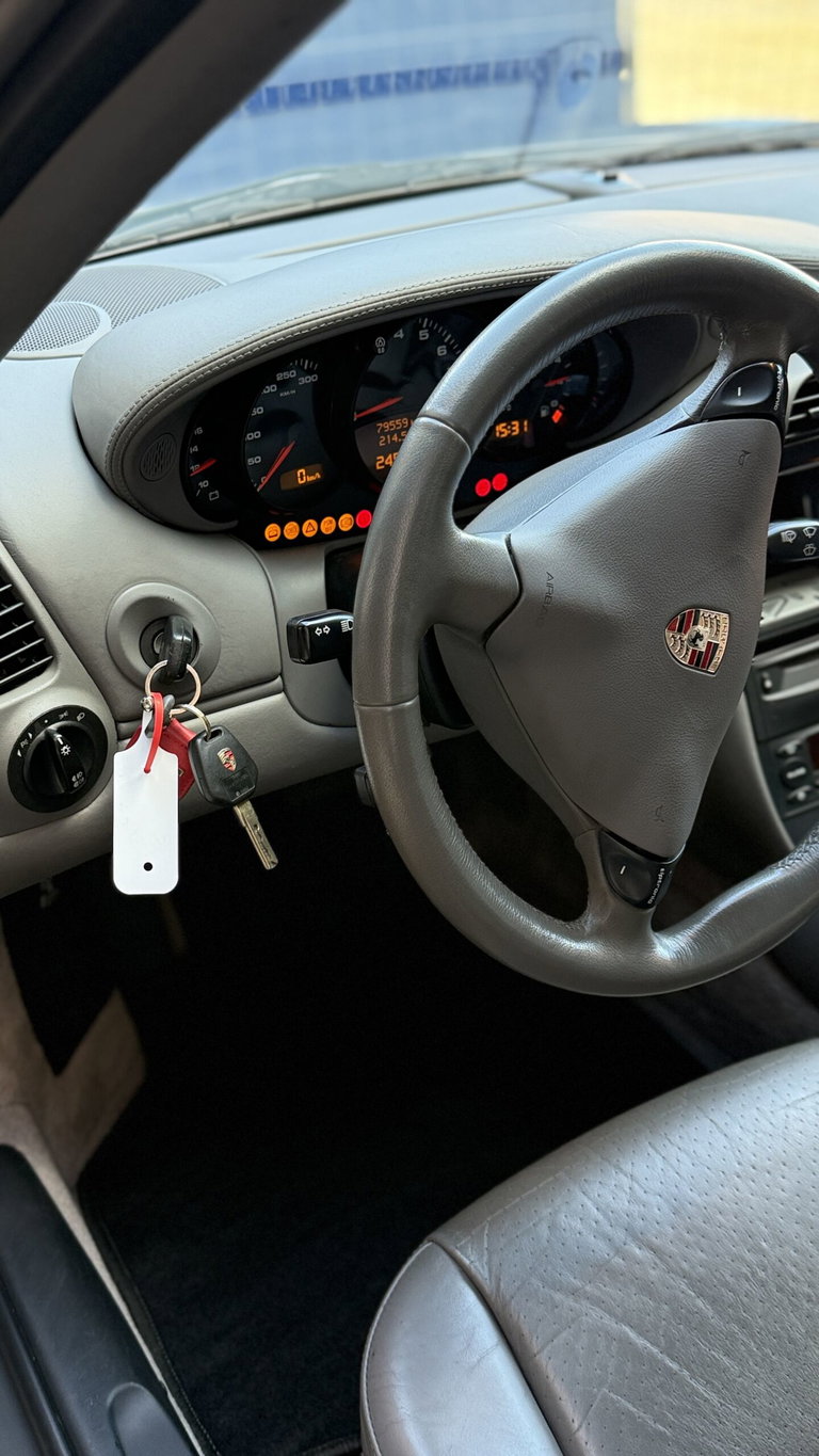 Porsche 996 Carrera 4