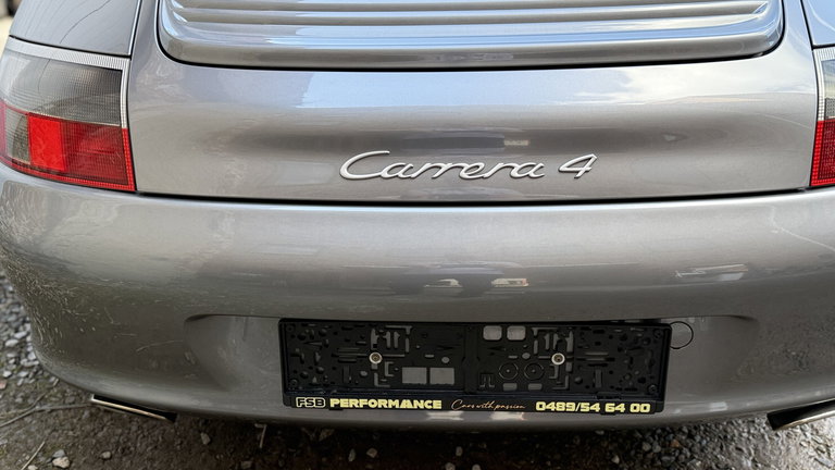 Porsche 996 Carrera 4