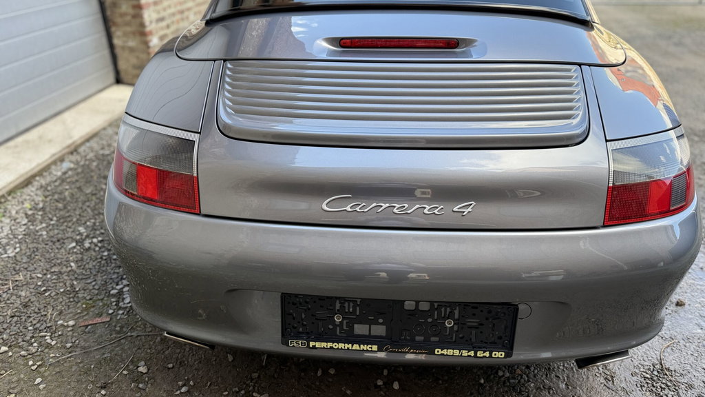 Porsche 996 Carrera 4