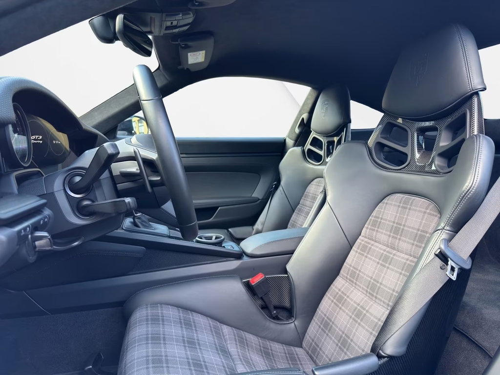 Porsche 992 GT3 Touring