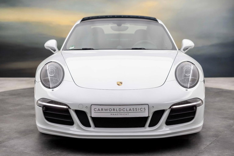 Porsche 991 Carrera GTS
