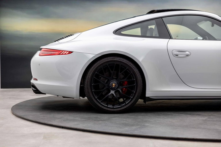 Porsche 991 Carrera GTS