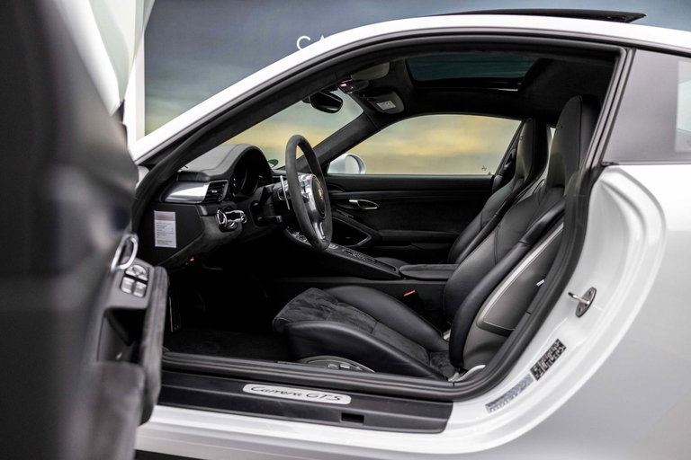 Porsche 991 Carrera GTS