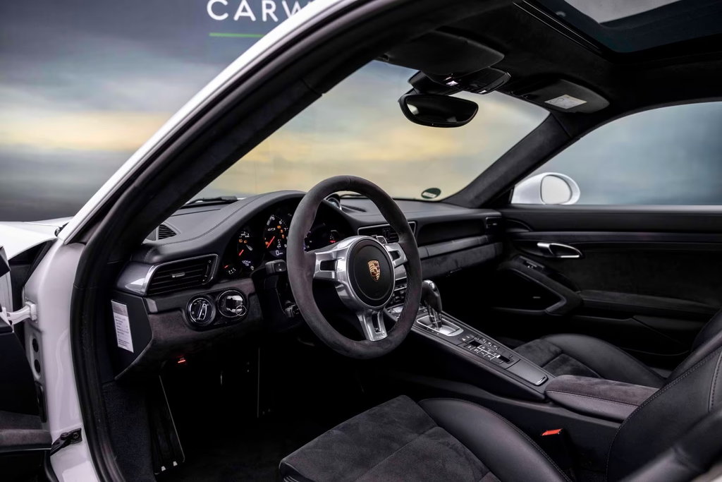 Porsche 991 Carrera GTS