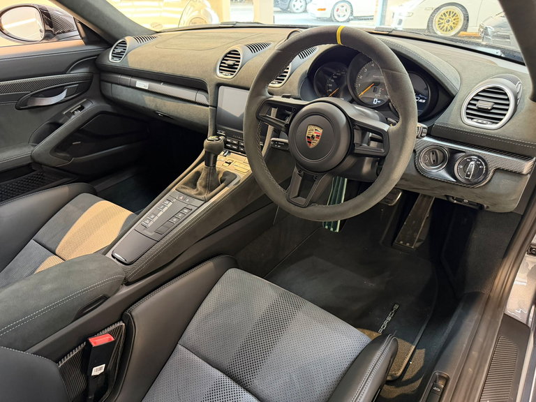 Porsche 718 Spyder RS