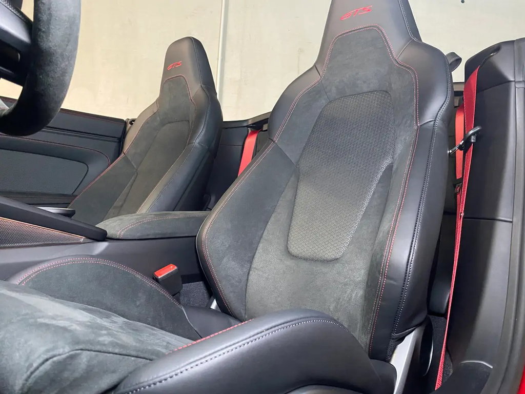 Porsche 992.2 Carrera GTS