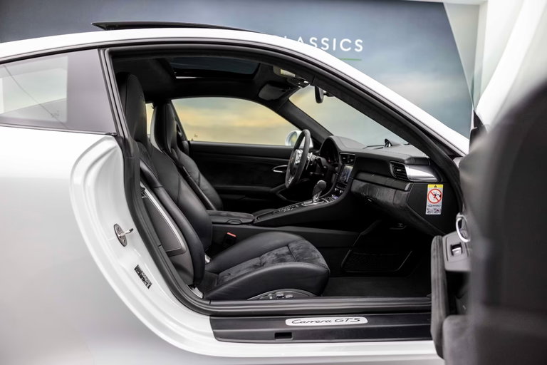 Porsche 991 Carrera GTS