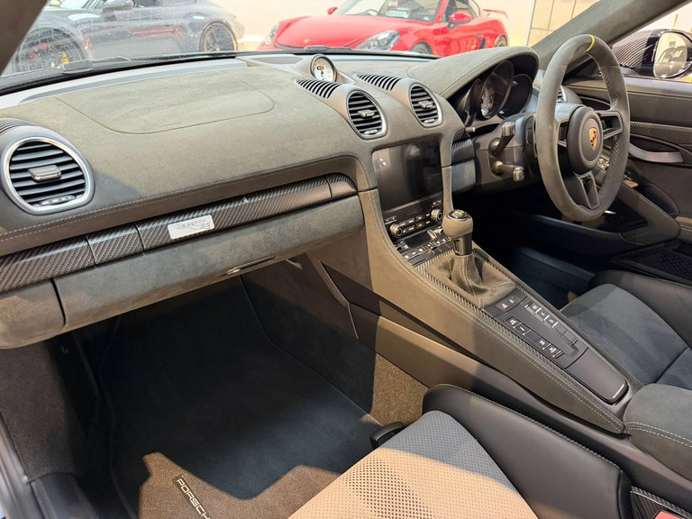 Porsche 718 Spyder RS