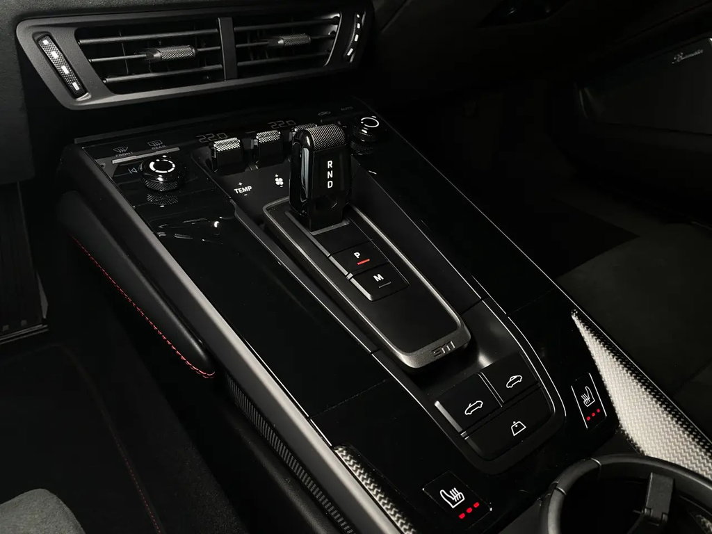 Porsche 992.2 Carrera GTS