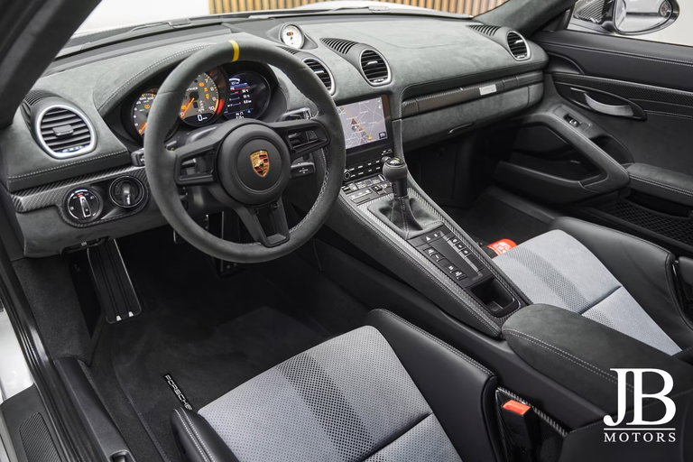 Porsche 718 Cayman GT4 RS