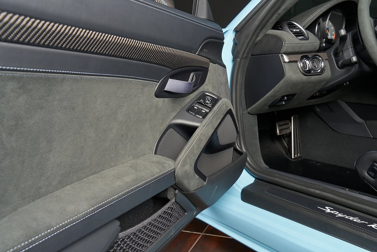 Porsche 718 Spyder RS