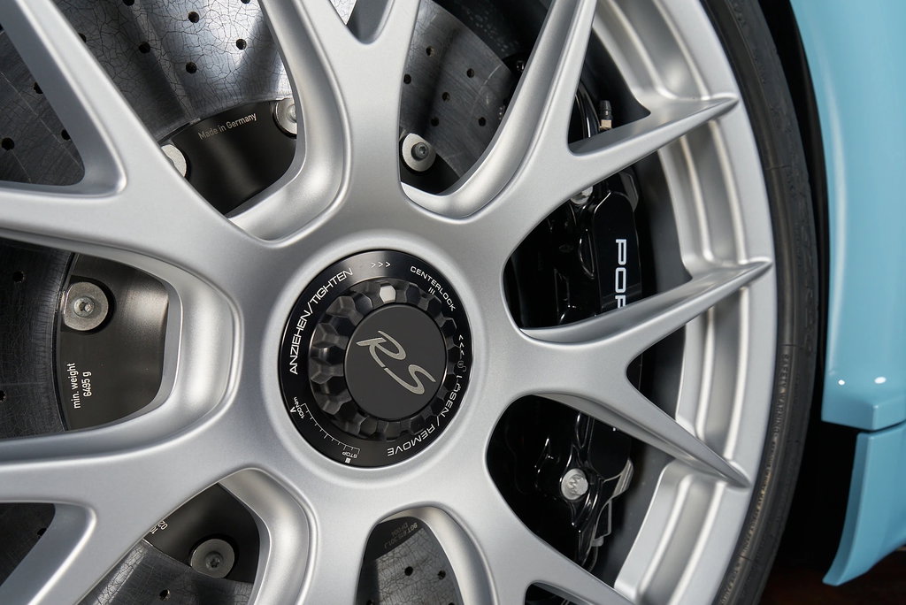 Porsche 718 Spyder RS