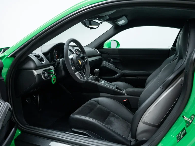 Porsche 981 Cayman GT4