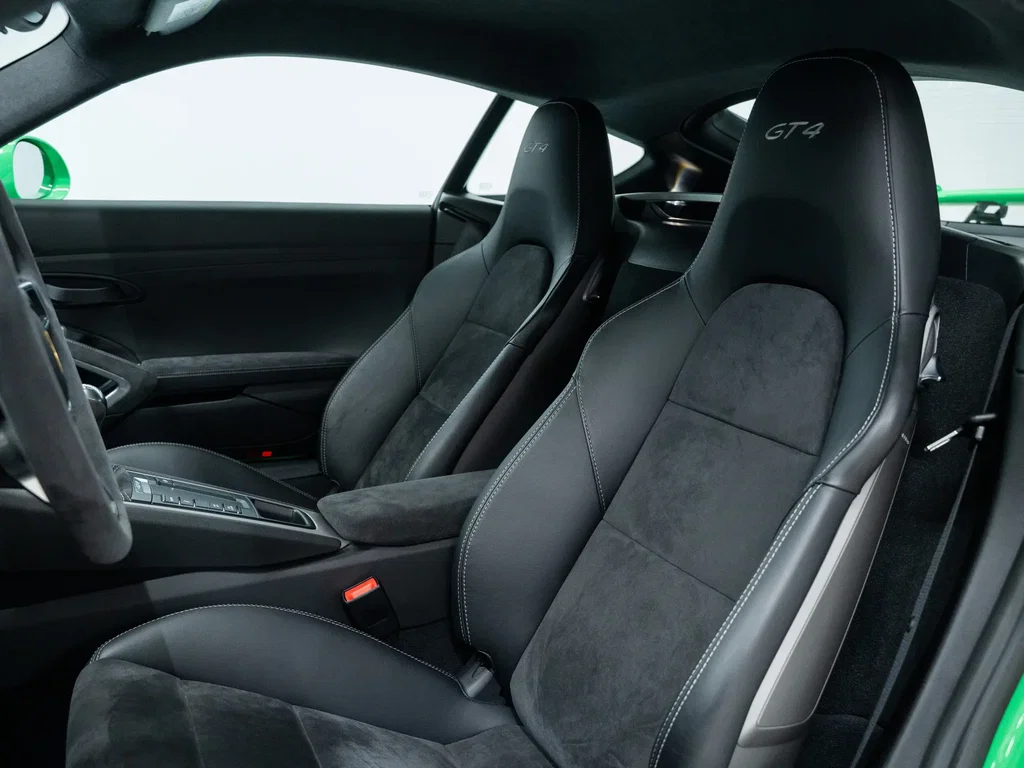 Porsche 981 Cayman GT4