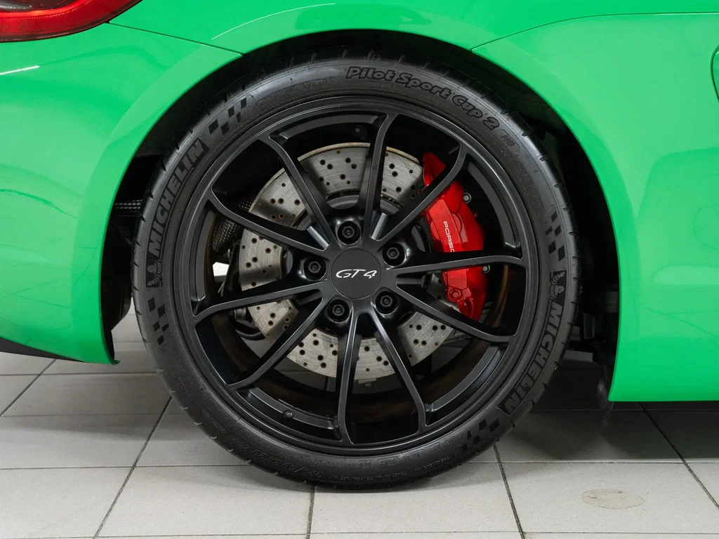 Porsche 981 Cayman GT4