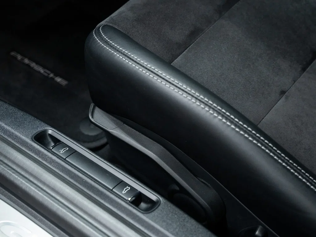 Porsche 981 Cayman GT4