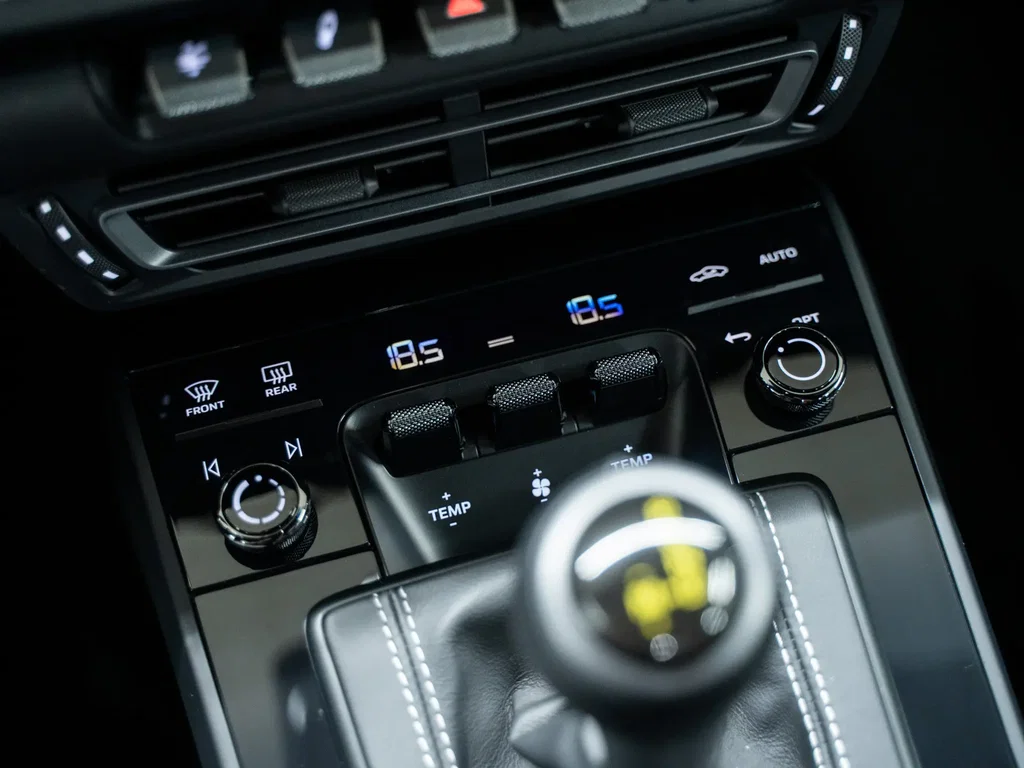 Porsche 992 GT3 Touring