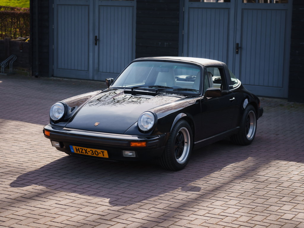 Porsche 911 Carrera 3.2 (US)