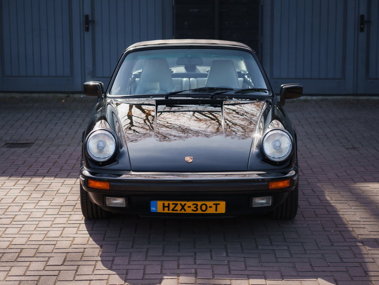 Porsche 911 Carrera 3.2 (US)