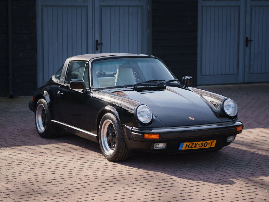 Porsche 911 Carrera 3.2 (US)