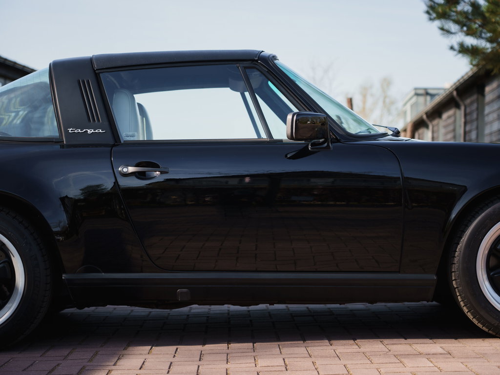 Porsche 911 Carrera 3.2 (US)