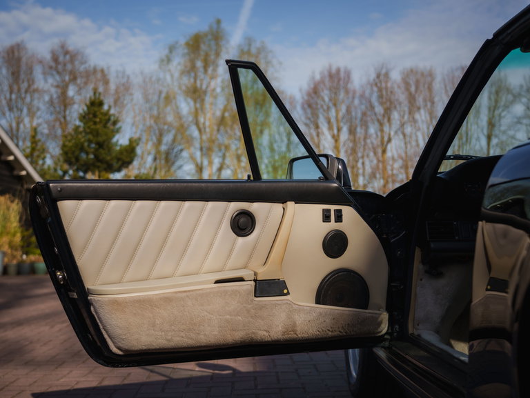 Porsche 911 Carrera 3.2 (US)