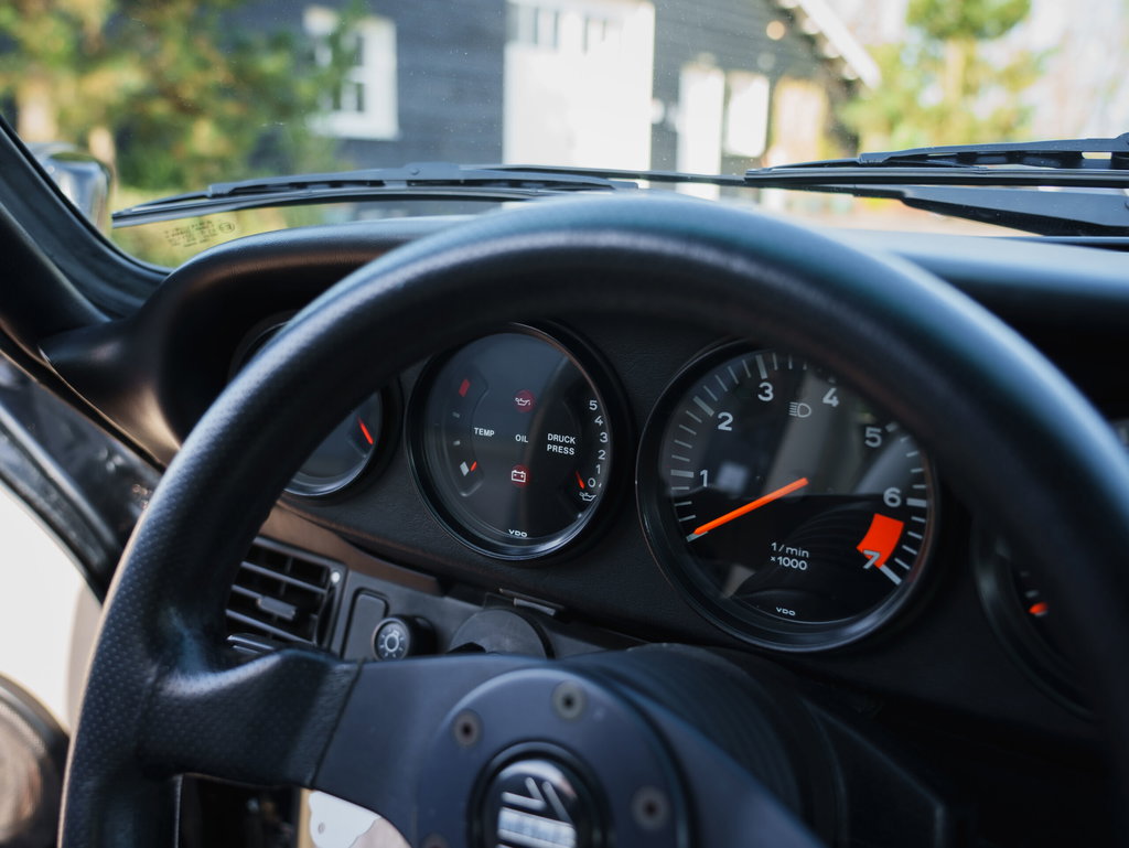 Porsche 911 Carrera 3.2 (US)