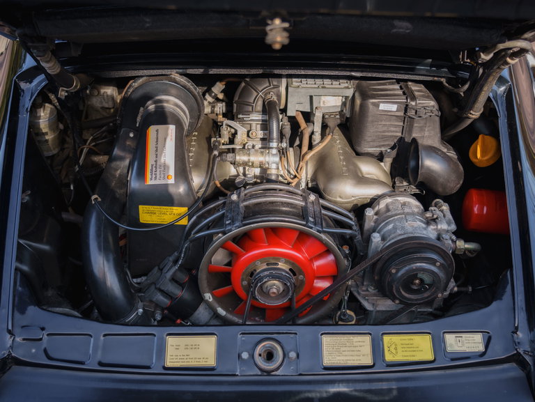 Porsche 911 Carrera 3.2 (US)