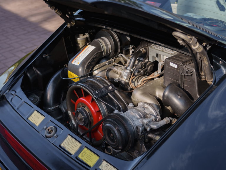 Porsche 911 Carrera 3.2 (US)