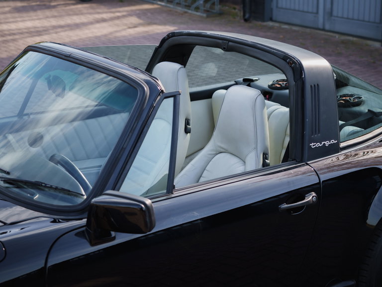 Porsche 911 Carrera 3.2 (US)