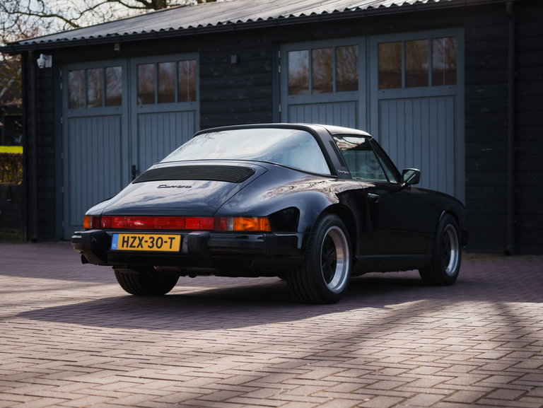 Porsche 911 Carrera 3.2 (US)