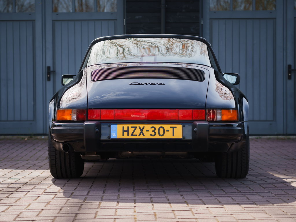 Porsche 911 Carrera 3.2 (US)