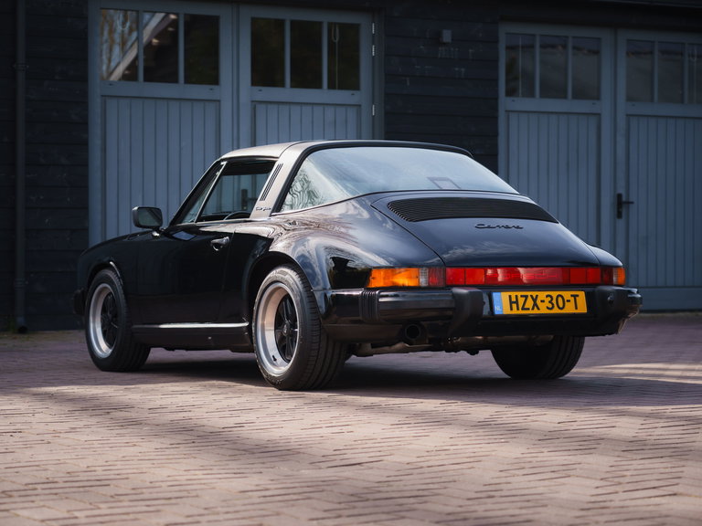 Porsche 911 Carrera 3.2 (US)