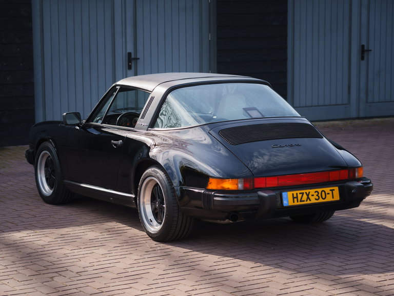 Porsche 911 Carrera 3.2 (US)