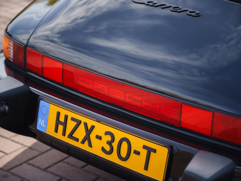 Porsche 911 Carrera 3.2 (US)