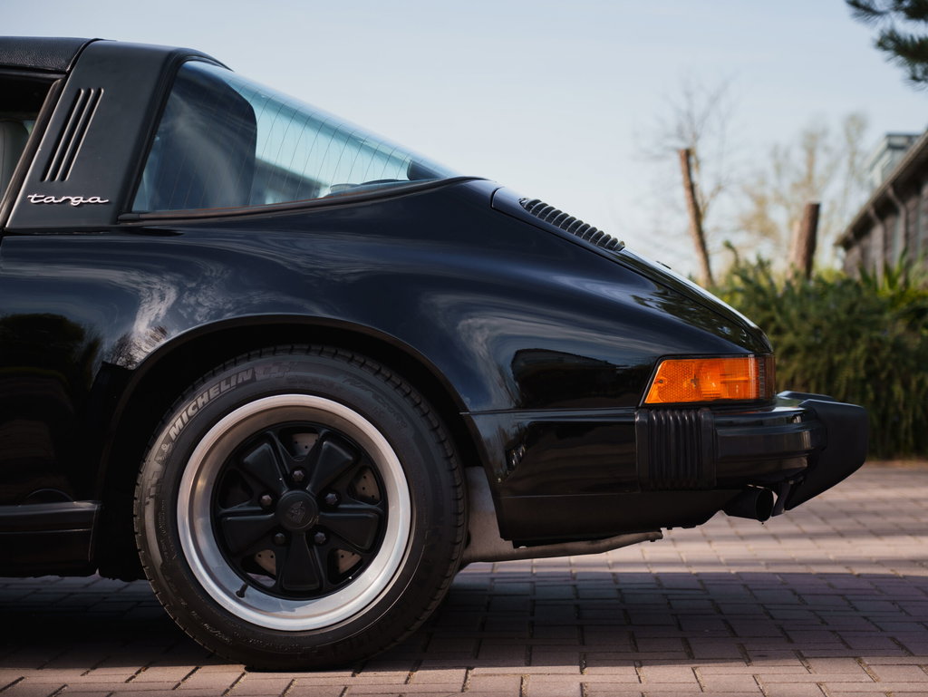 Porsche 911 Carrera 3.2 (US)