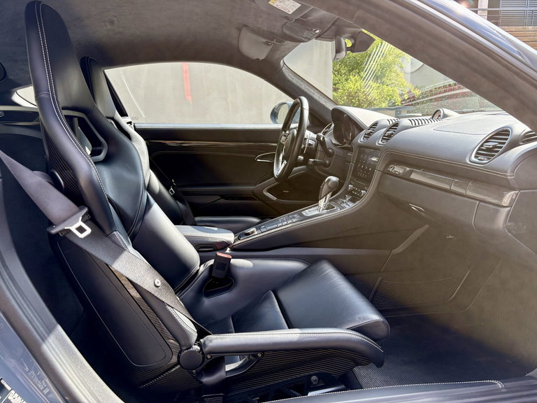 Porsche 718 Cayman S